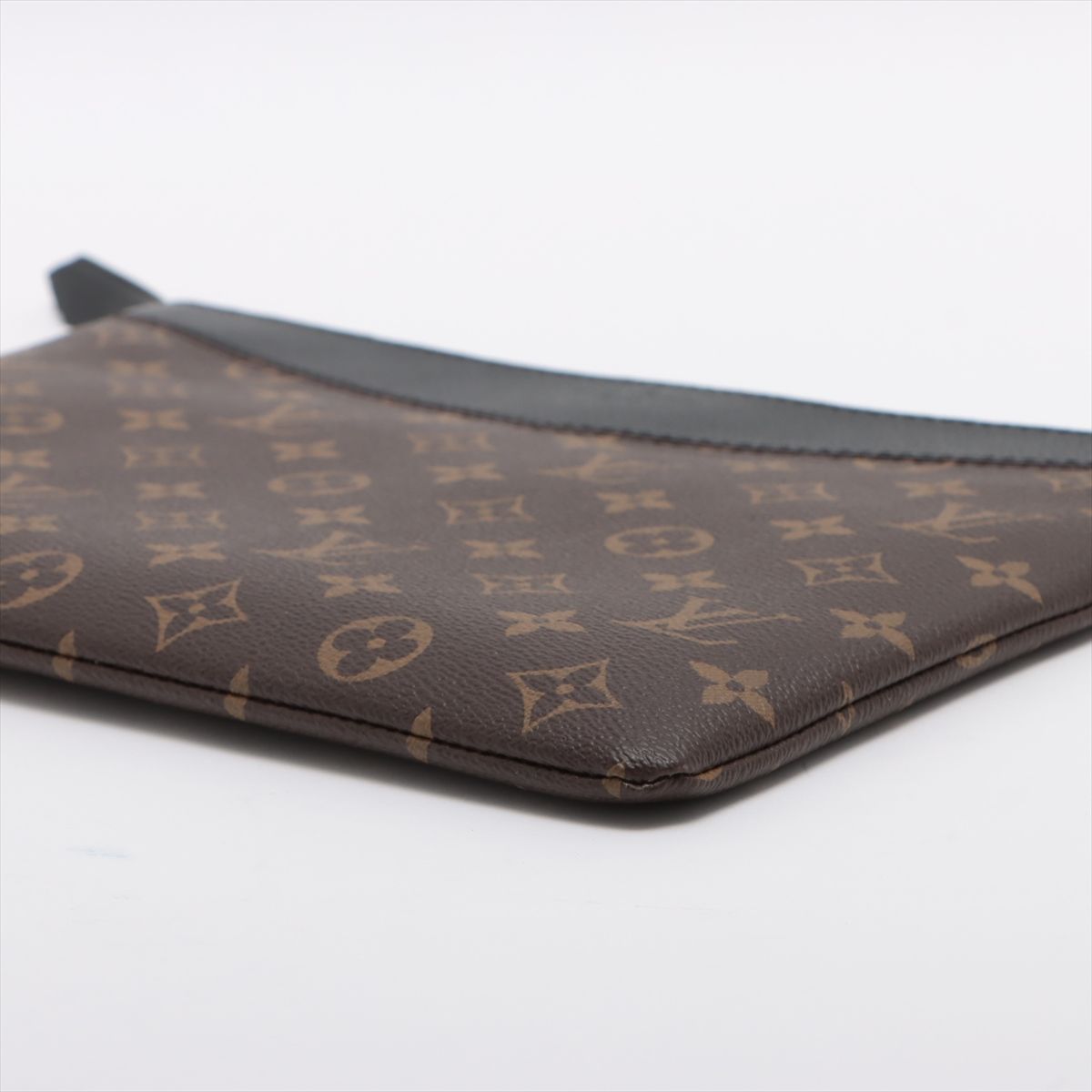 Louis Vuitton Daily Pouch