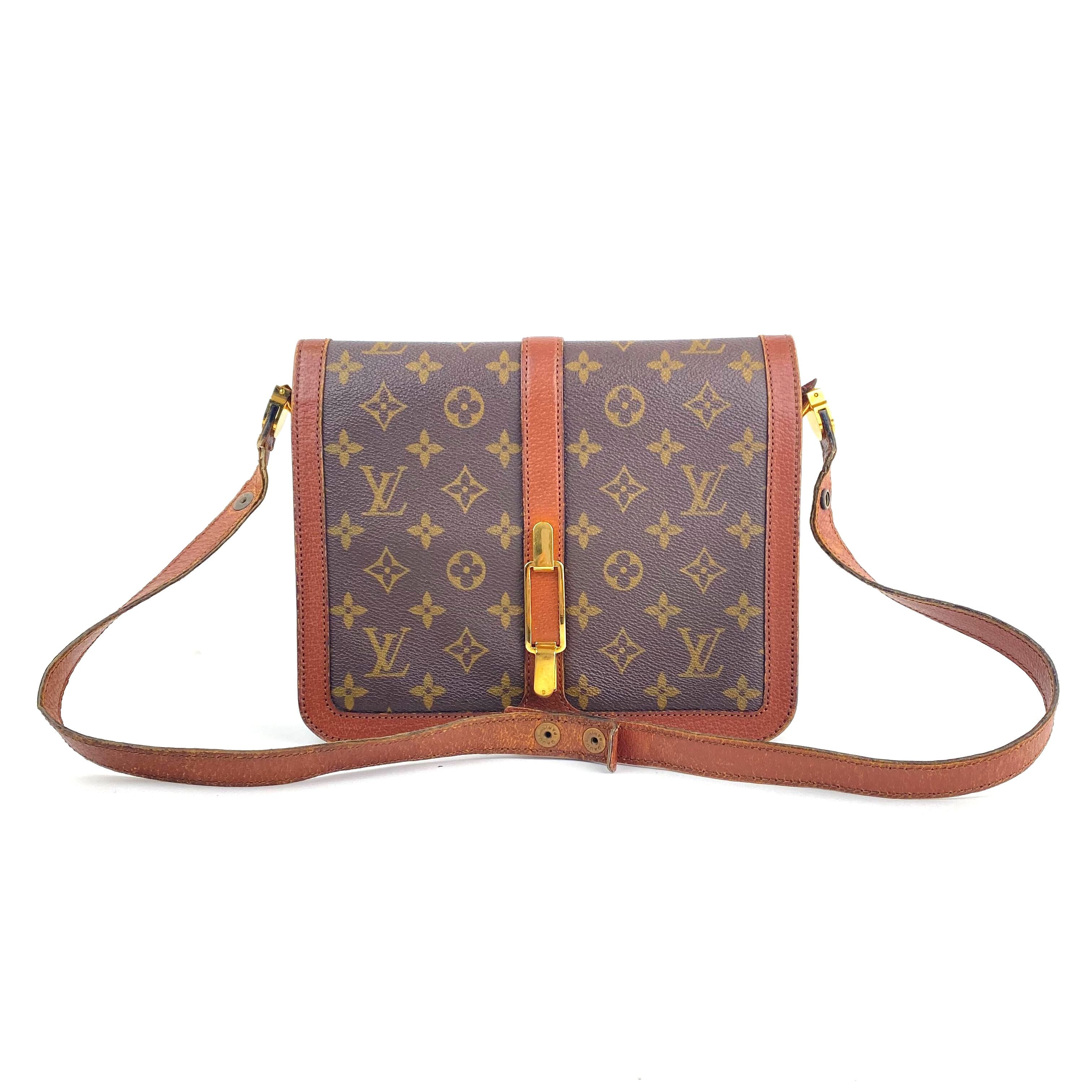 Louis Vuitton Monogram Rond Point Handbag For Sale at 1stDibs