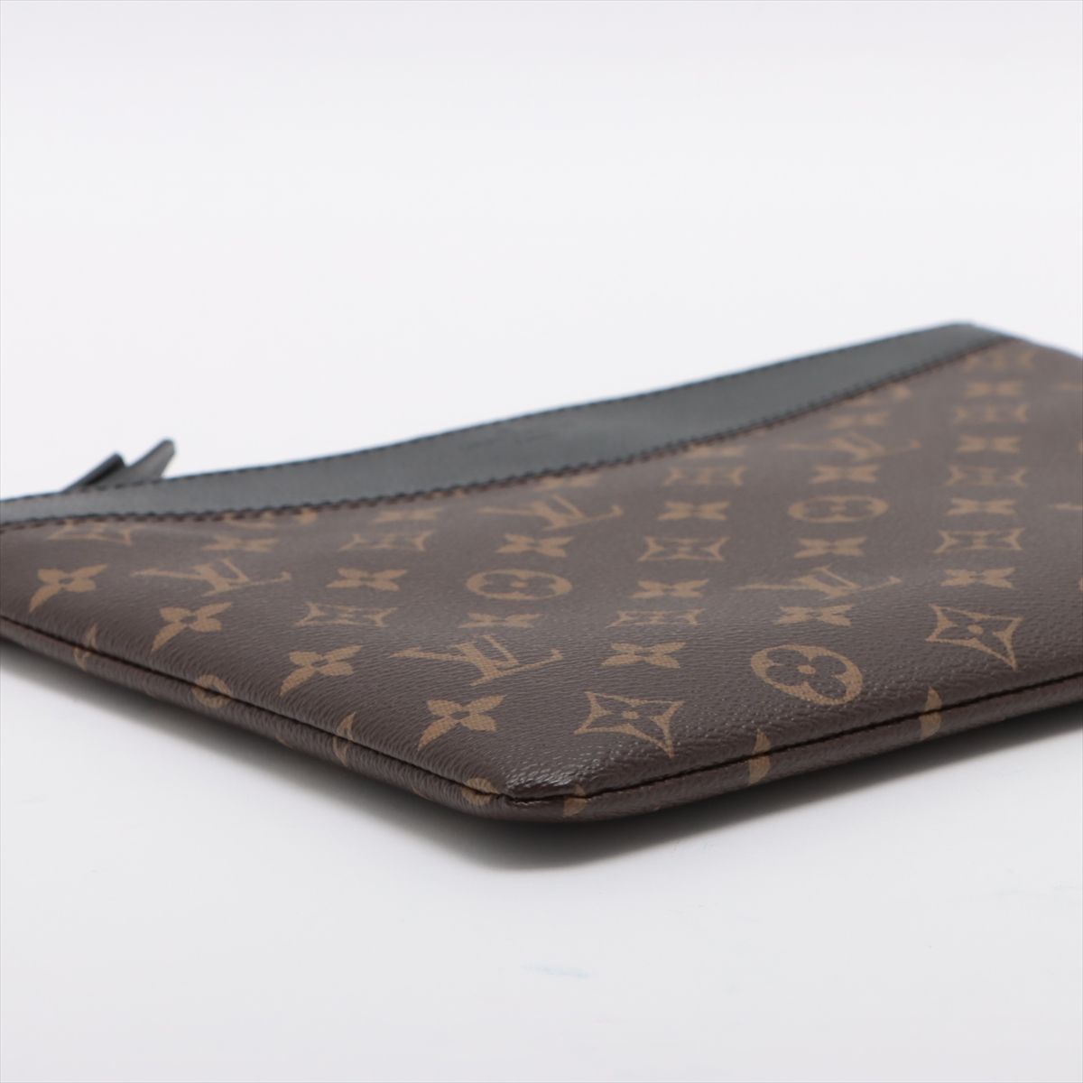 Louis Vuitton Daily Pouch
