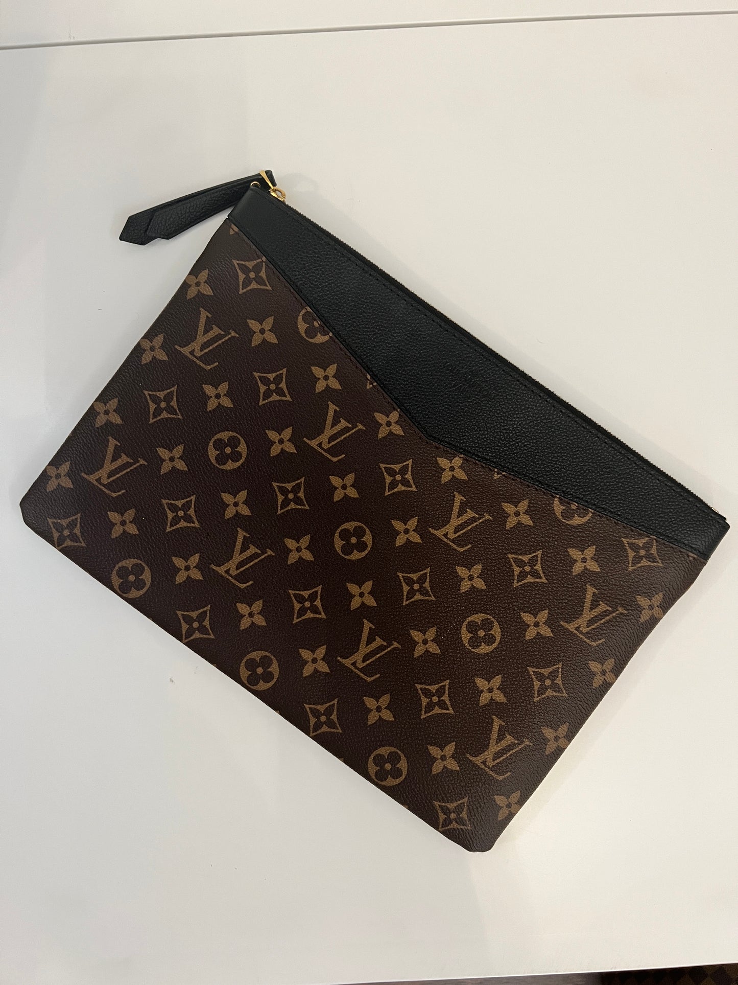 Louis Vuitton Daily Pouch