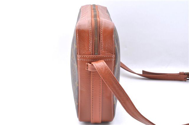 Louis Vuitton Sac Bandouliere 30 Crossbody