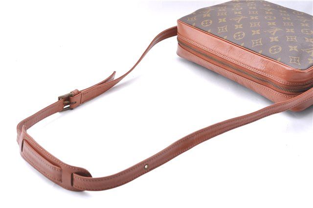 Louis Vuitton Sac Bandouliere 30 Crossbody